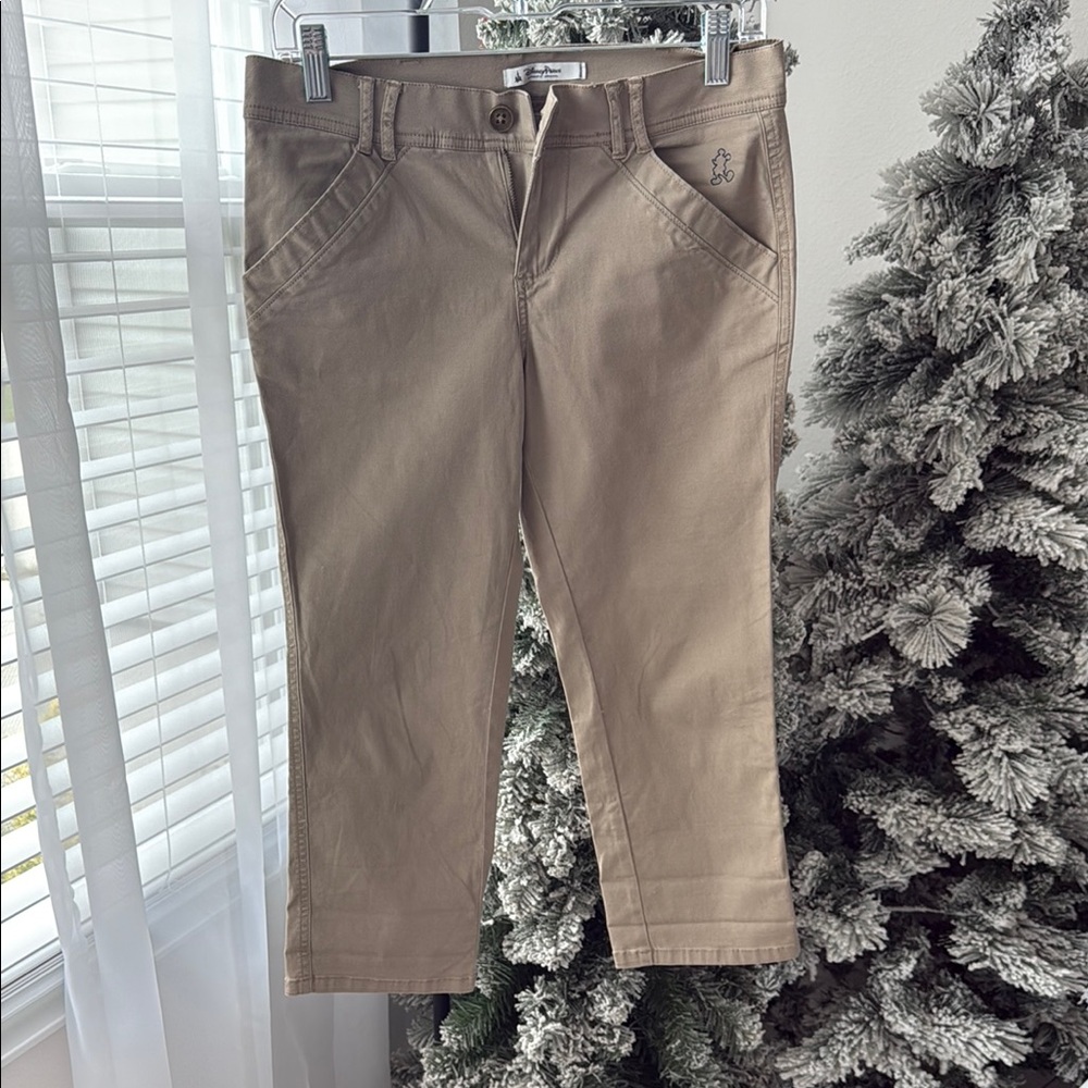 Disney Parks khaki capri pants